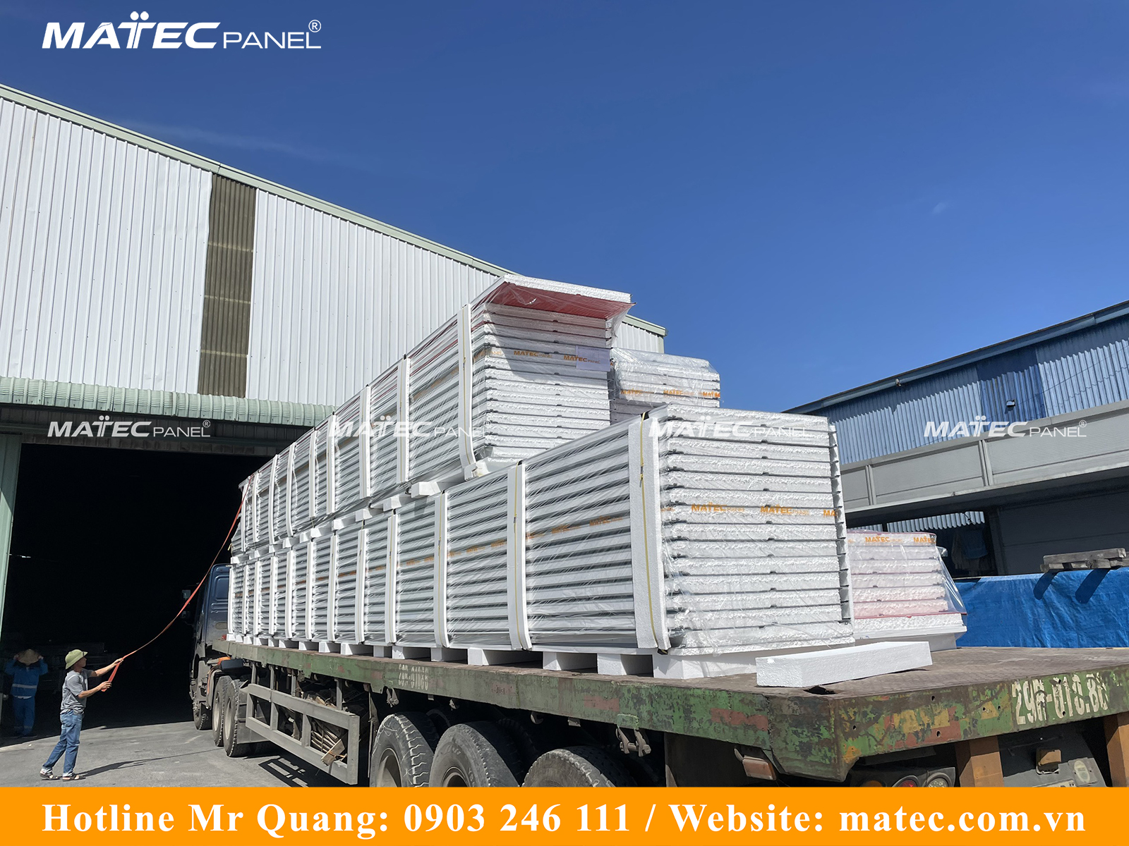 Xe hàng đầy ắp Panel cấp cho dự án Nhà máy Fujix Quảng Ninh