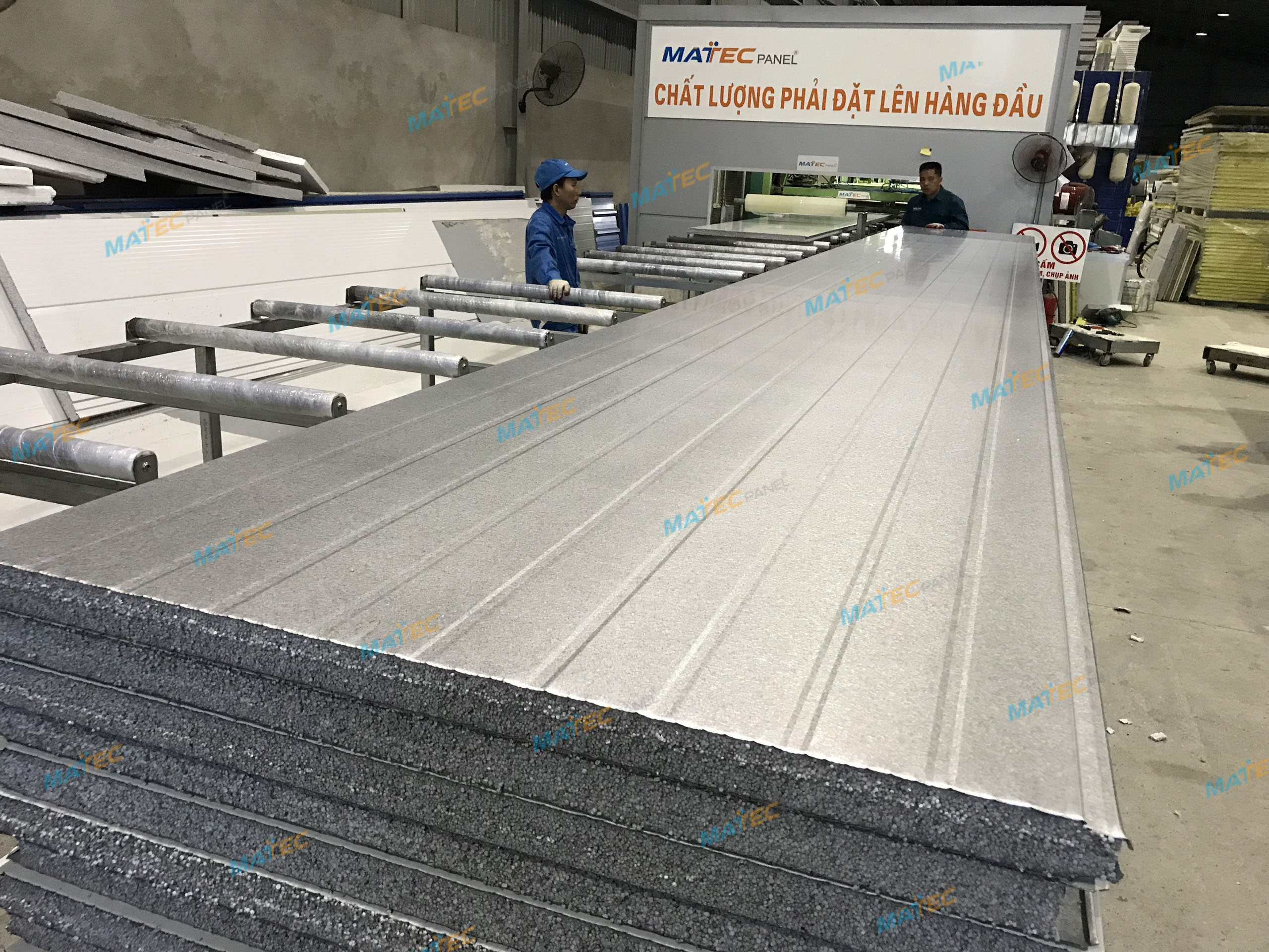 Panel eps chống cháy lan hạt đen