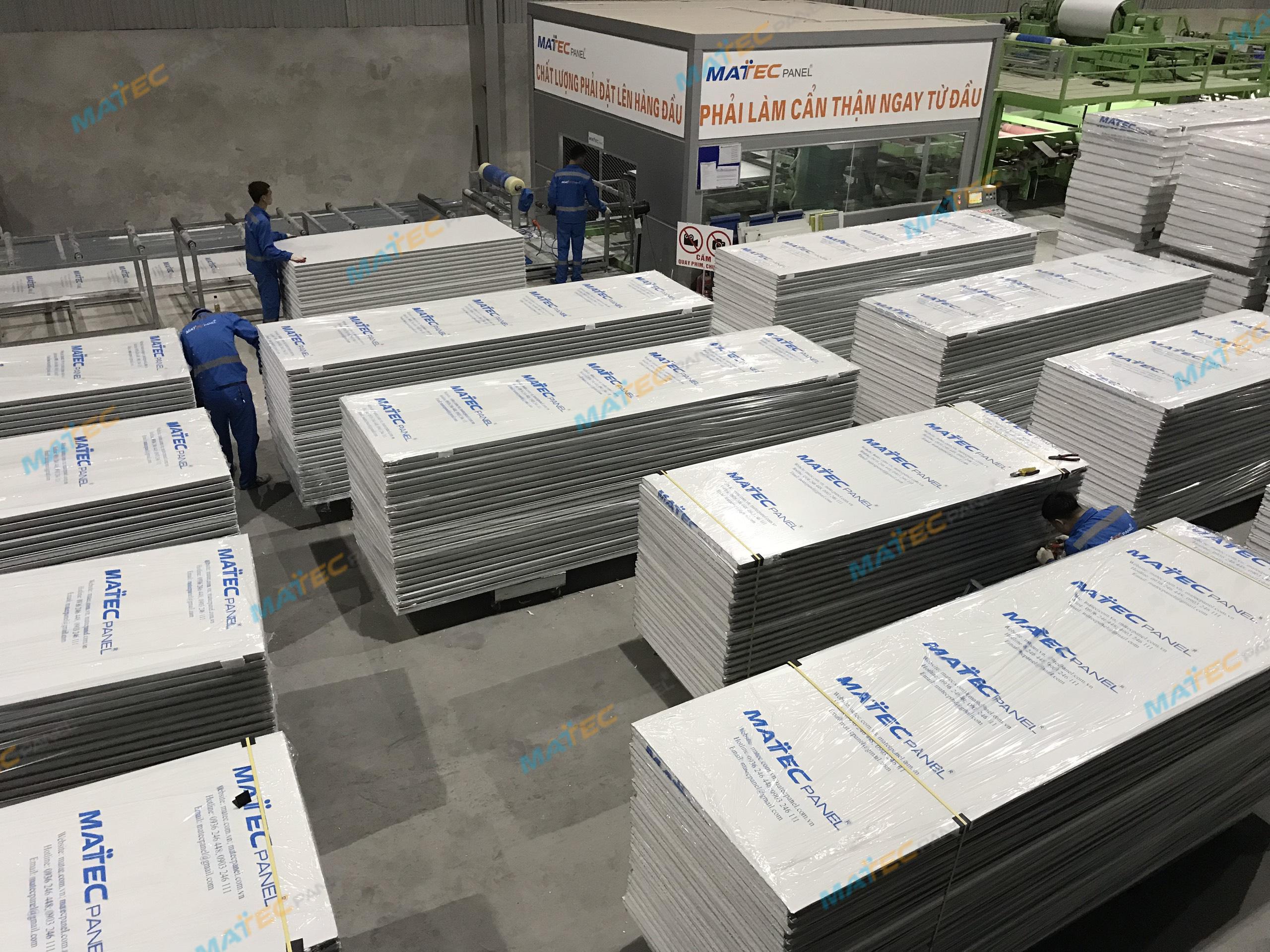 C&ocirc;ng ty sản xuất Panel 