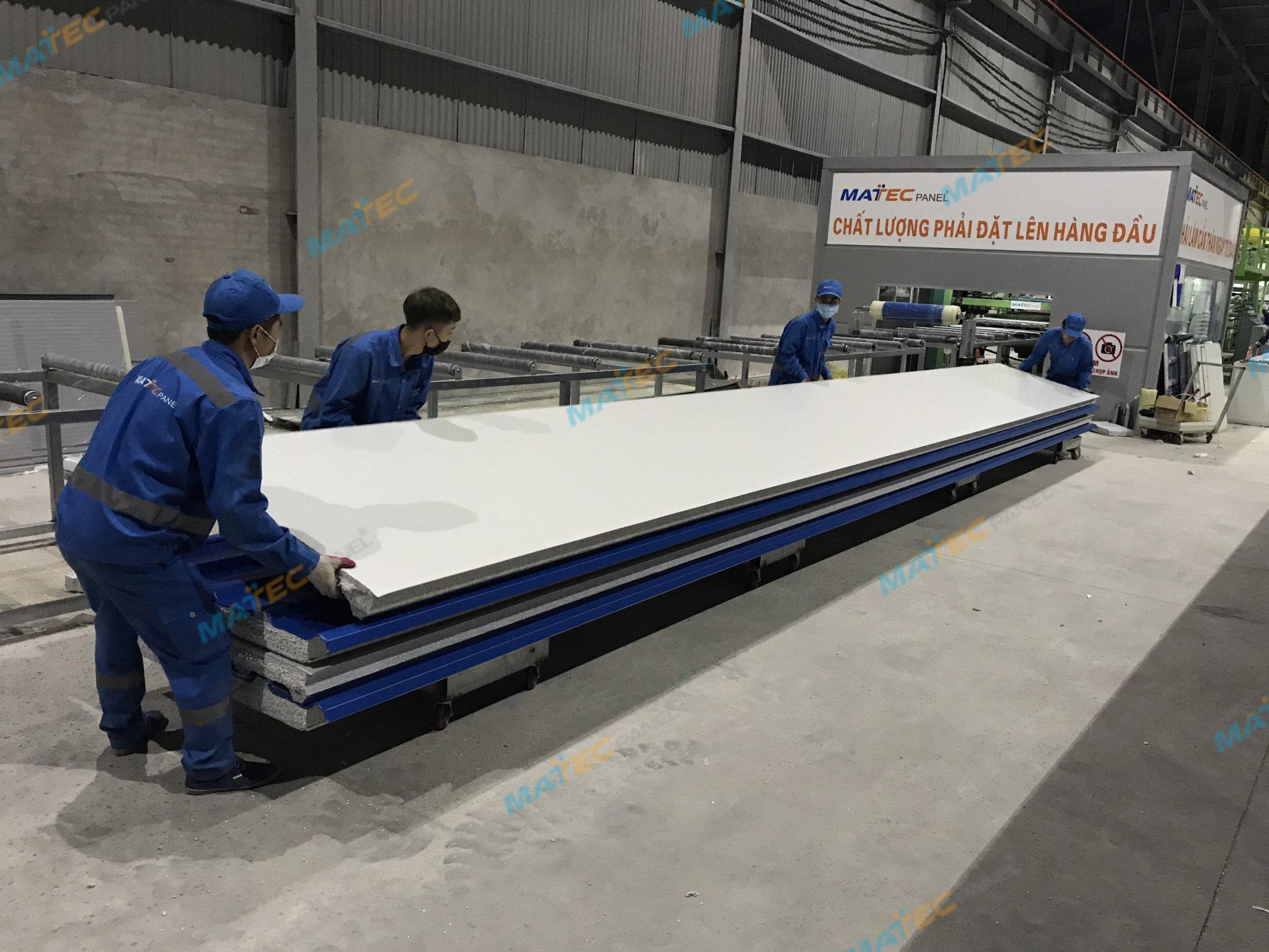 Ưu điểm nổi bật của tấm m&aacute;i panel eps