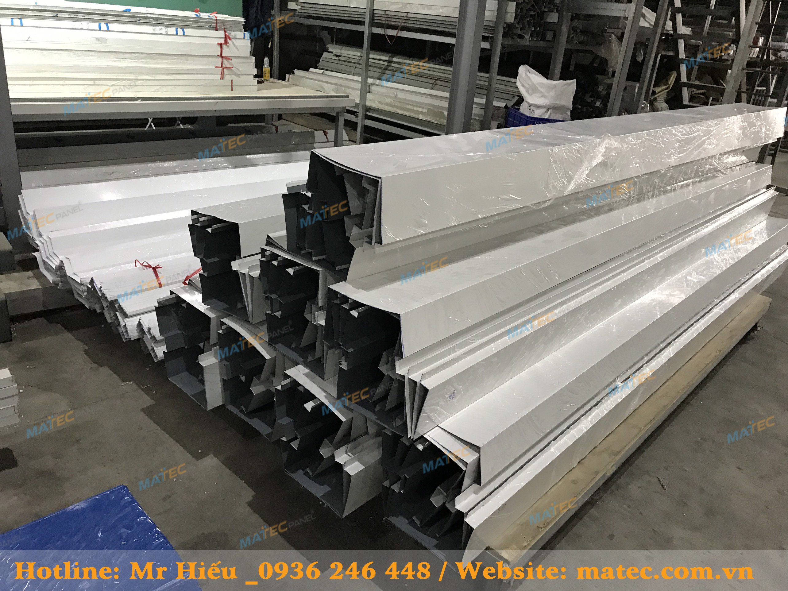 Gi&aacute; phụ kiện nh&ocirc;m panel phụ thuộc v&agrave;o nhiều yếu tố